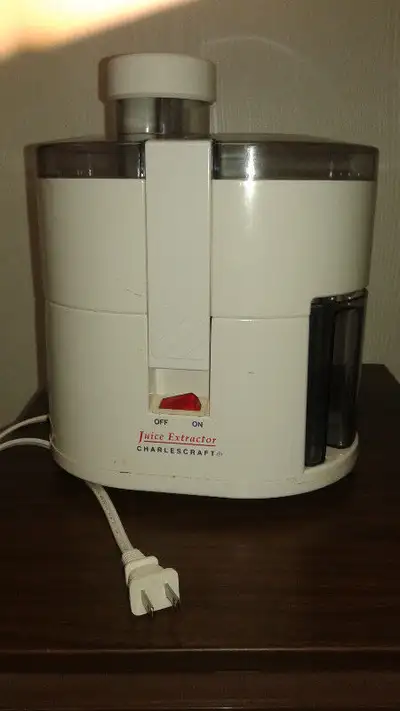 Charlescraft Juice Extractor / juicer / Extracteur à jus, View more