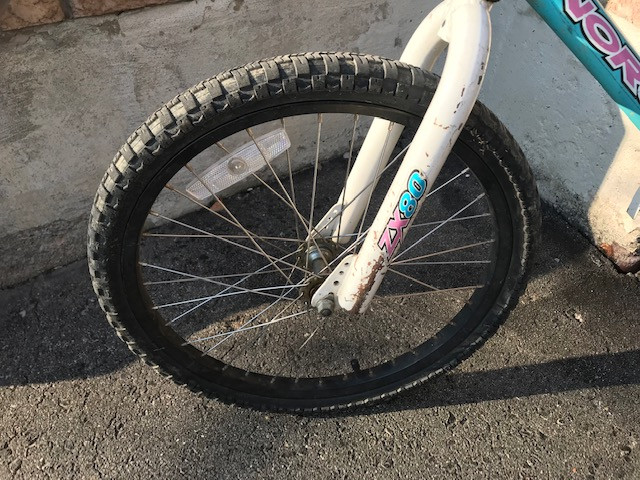 Used Girls Bike Bicycle Norco 20" Wheels in Kids in Markham / York Region - Image 4