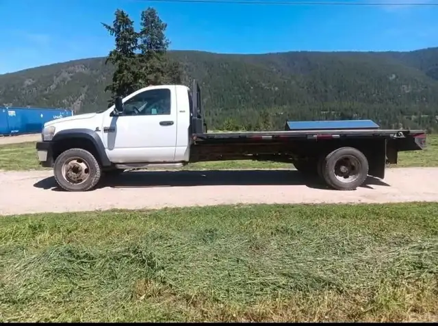 Dodge Ram 5500 Flatdeck65680476018306120
