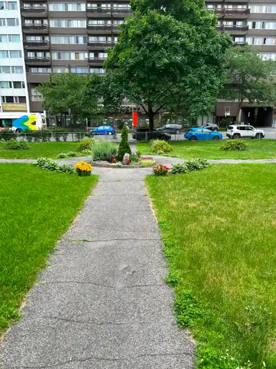 Hi! I’m renting a room in a 4½ apartment in NDG . Available: JULY Your Private Room: • Bed • Desk •...