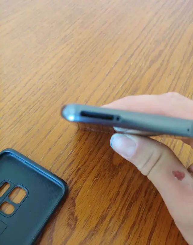 Samsung galaxy s9 in Cell Phones in Lethbridge - Image 7