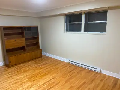 NICE APARTMENT FOR RENT 4 1/2 - 4.5 GRAND &BEAU LOGEMENT À LOUER
