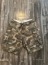 Men’s Size 34 Old Navy Shorts