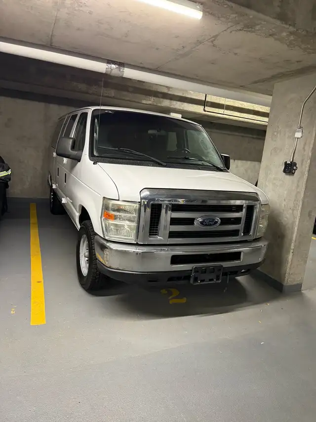 2010 Ford E350