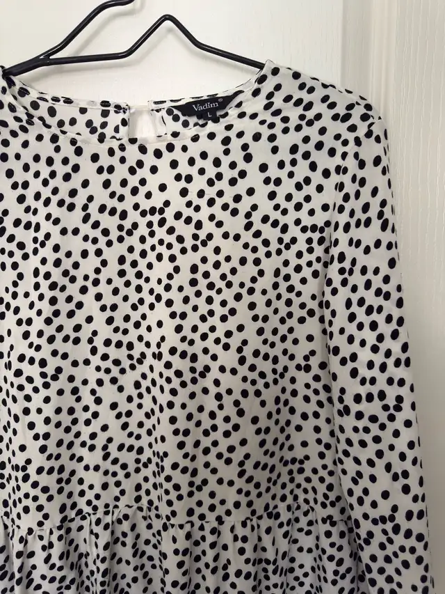 Elegant Polka Dot Maxi Dress – Size L in Women's - Dresses & Skirts in Kitchener / Waterloo - Image 6