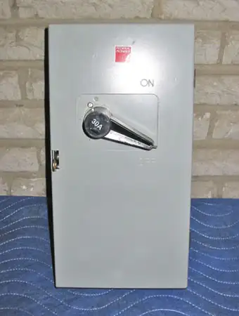 Up for sale is a NEW FPE SWITCHMATIC 30 AMP, 3 PHASE, 600 VAC NON-FUSIBLE DISCONNECT SWITCH (FEDERAL...