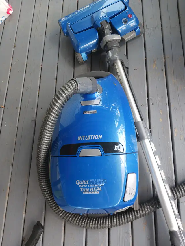 Kenmore cannister vacuum, Intuition model 116 with Cross Over in Vacuums in Truro - Image 2