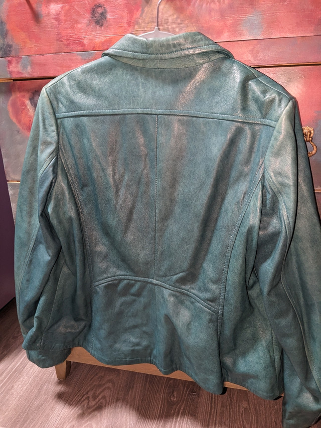 Women's Leather jacket (XL) in Women's - Tops & Outerwear in Mississauga / Peel Region - Image 4