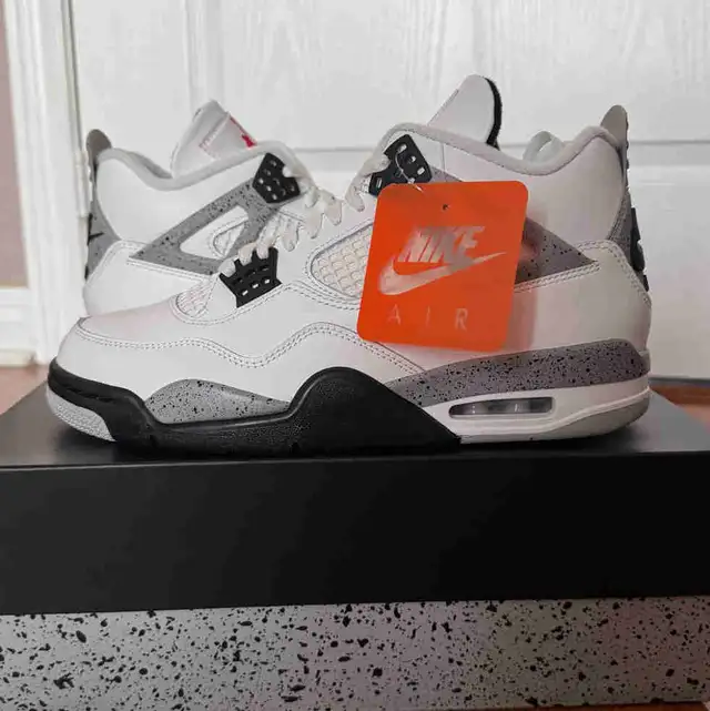 Jordan 4 white cement (size 9) in Men's Shoes in Mississauga / Peel Region - Image 2