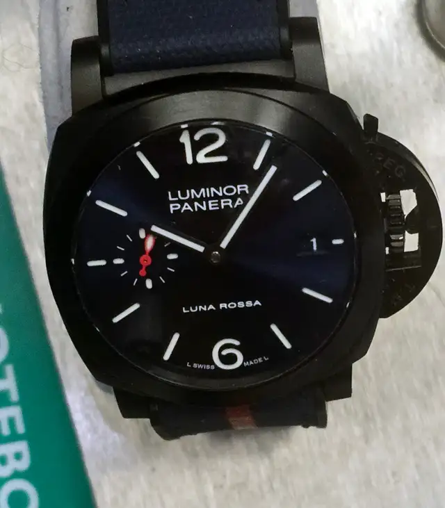 Montre PANERAI WATCH PAM LUNA ROSSA 40mm DLC BLACK in Jewellery & Watches in City of Montréal - Image 2