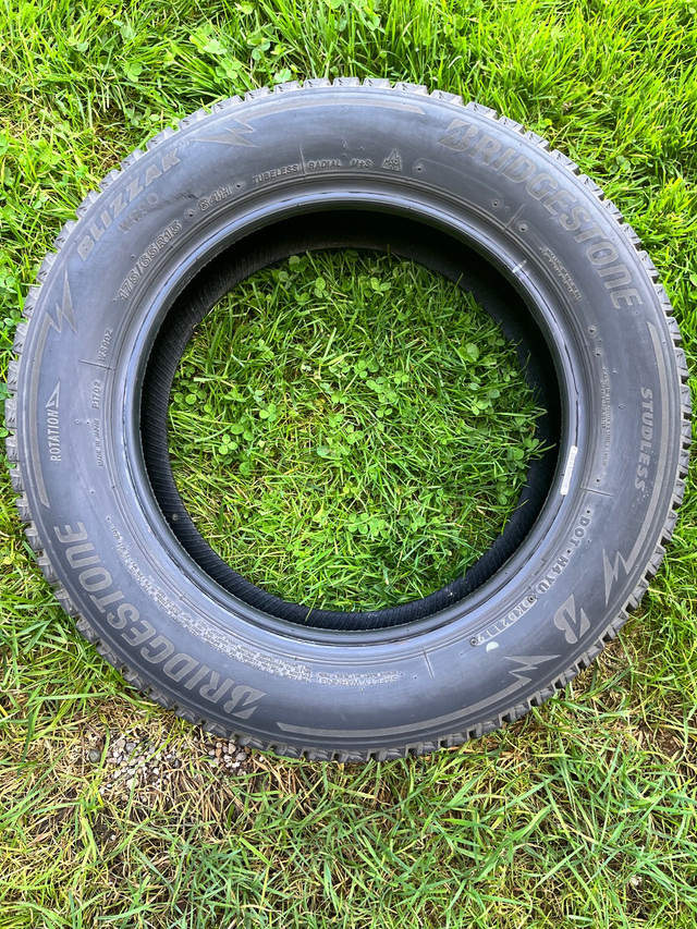2 pneus Bridgestone Blizzak WS90 dimensions 175/65 R15 in Tires & Rims in Longueuil / South Shore - Image 2