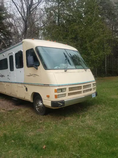 Embark on unforgettable adventures with this classic 1993 motorhome, offering comfort and reliabilit...