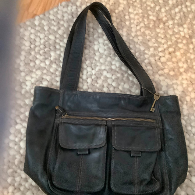 FOSSIL purse in Women's - Bags & Wallets in Charlottetown