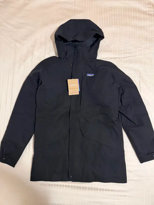 BRAND NEW Men's Patagonia Tres 3-in-1 Parka in Black (Size S) in Men's in City of Toronto - Image 2