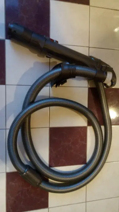 Up for grabs is a BRAND NEW Genuine Power Wand and Hose assembly part number 914847-08 For the DC23...