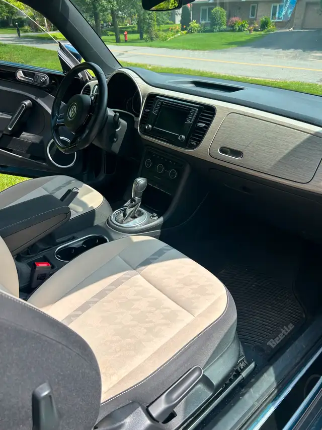 Volkswagen Beetle Coast 2018 $19 000 dans Autos et camions dans Ville de Montréal - Image 14