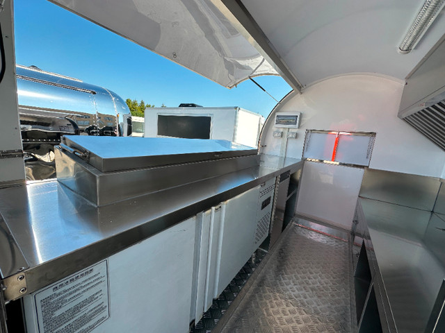 9.2FT Food Truck builders Concession Trailer in Other Business & Industrial in City of Toronto - Image 2