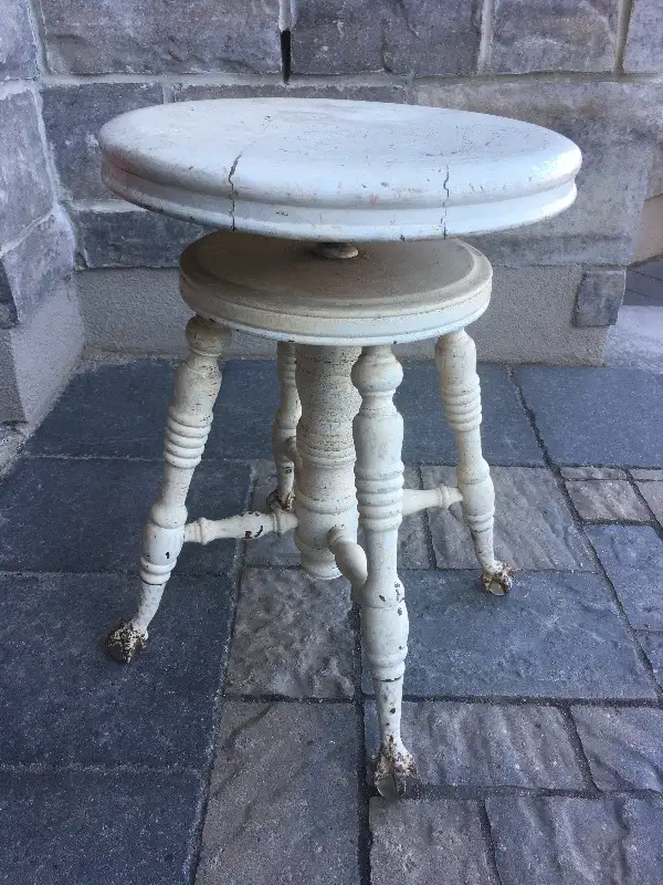 Antique Piano Stool (Circa 1945) in Other in Mississauga / Peel Region - Image 4