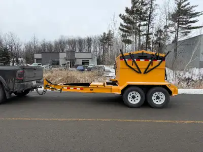 REMORQUE À ASPHALTE CHAUDE – KM INTERNATIONAL Remorque Dompeur Marque : KM International Année : 201...