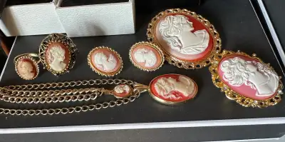 Price reduced due to availability Collectable Vintage 70’s Cameo Jewelry Set; -1 pair Pierced Earrin...