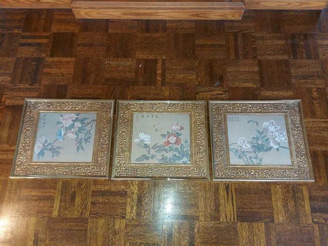 3 Gorgeous vintage Chinese Prints with Flowers, Bird on one, But dans Art et objets de collection  à Ouest de l’Île