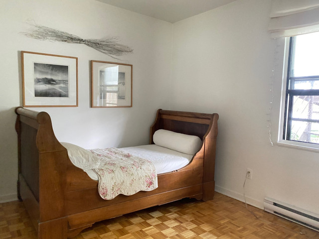 CHAMBRE privée à louer pour Femme/Private ROOM for Woman dans Chambres à louer et colocs  à Ville de Montréal - Image 2