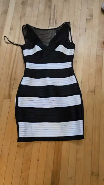 Taille m comme neuf , View more