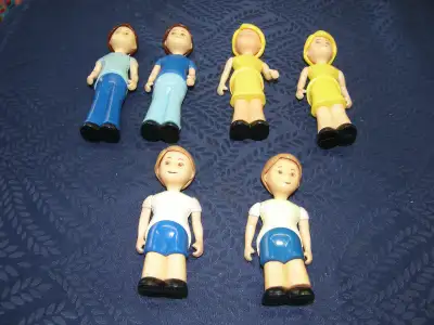 Ensemble de 6 Figurine Vintage Little Tikes Pour Famille Maison de poupée - 30$ pour le lot
