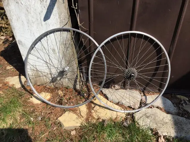 700c vintage road bike wheels 1980s in Frames & Parts in Kingston - Image 3