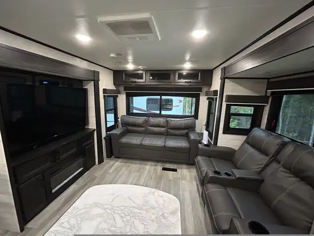 34 RLOK 3 Slideouts Jayco Jay flight in Travel Trailers & Campers in Fredericton - Image 5