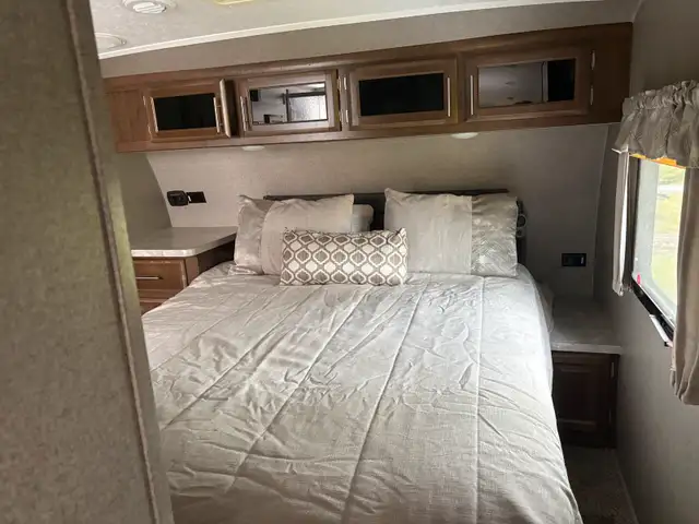 2019 Flagstaff 28’ Fith wheel  in Travel Trailers & Campers in Dartmouth - Image 7