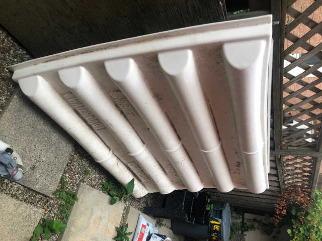 Swimming pool stair cover Hot Tubs & Pools Oakville / Halton Region