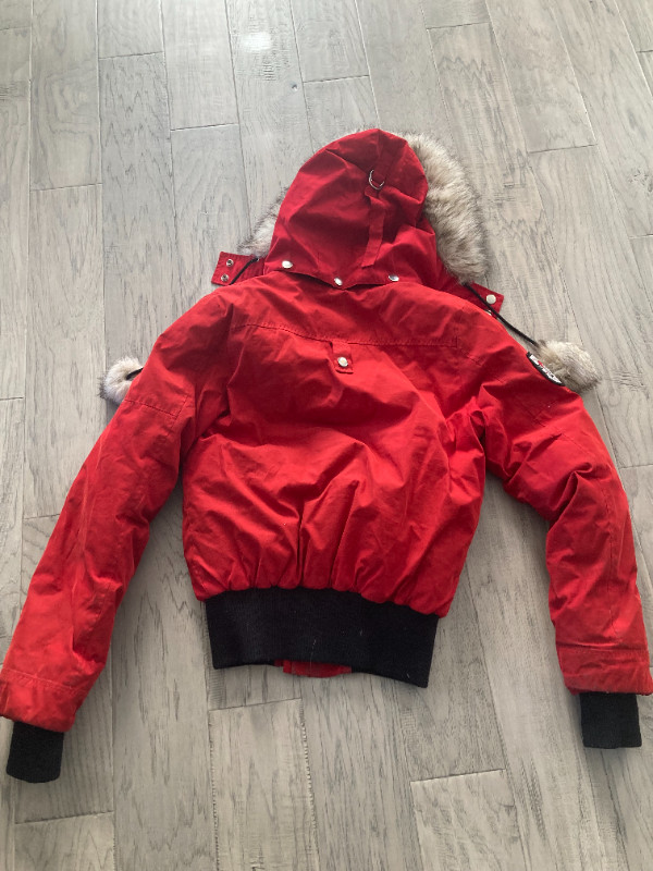 Storm Mountain Red Winter Coat - Woman's Medium in Women's - Tops & Outerwear in Leamington - Image 2