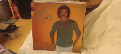 Own a piece of music history with this Lionel Richie self-titled debut album, released in 1982, comp...