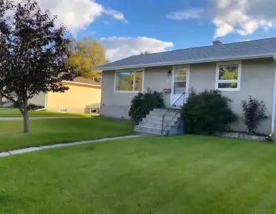 Bright 2-Bedroom Riverdale Home for Rent – Available January 1, 2026 Enjoy the best of Riverdale liv...