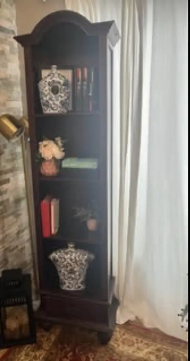 Solid Wood Bookcase  in Bookcases & Shelving Units in Barrie - Image 2