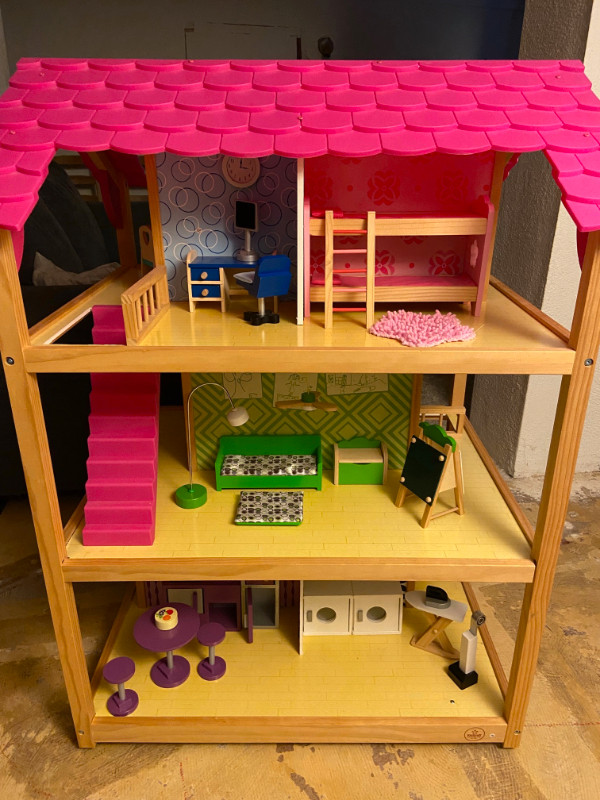 KidKraft So Chic Dollhouse in Toys & Games in City of Toronto