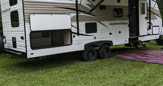 RV rental, trailer services, dump trailer, vehicle float in Ontario in Canada - Image 6