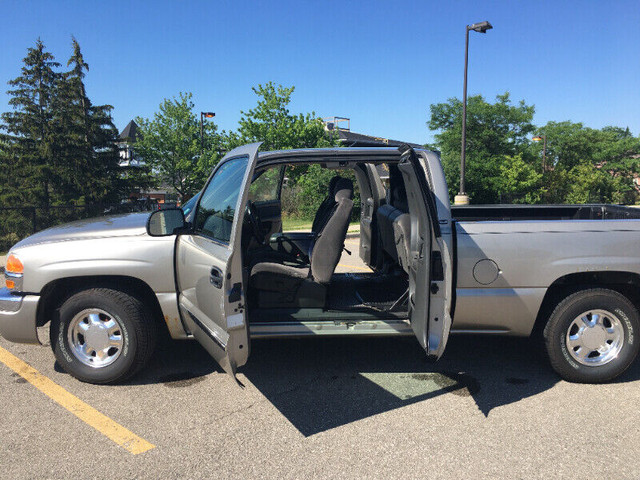 2003 GMC SIERRA 2WD  150,000KM in Cars & Trucks in Oakville / Halton Region - Image 2