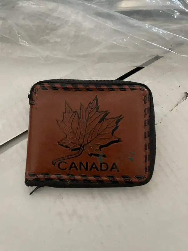 Wallet case  in Bags & Luggage in Mississauga / Peel Region - Image 4