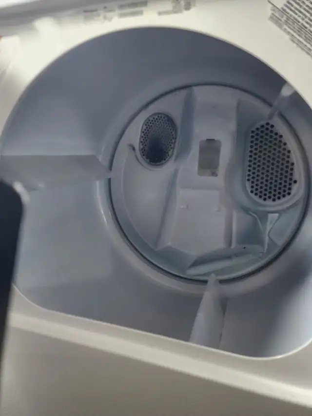White clothes Dryer Electric Whirlpool large in Washers & Dryers in Oakville / Halton Region - Image 9