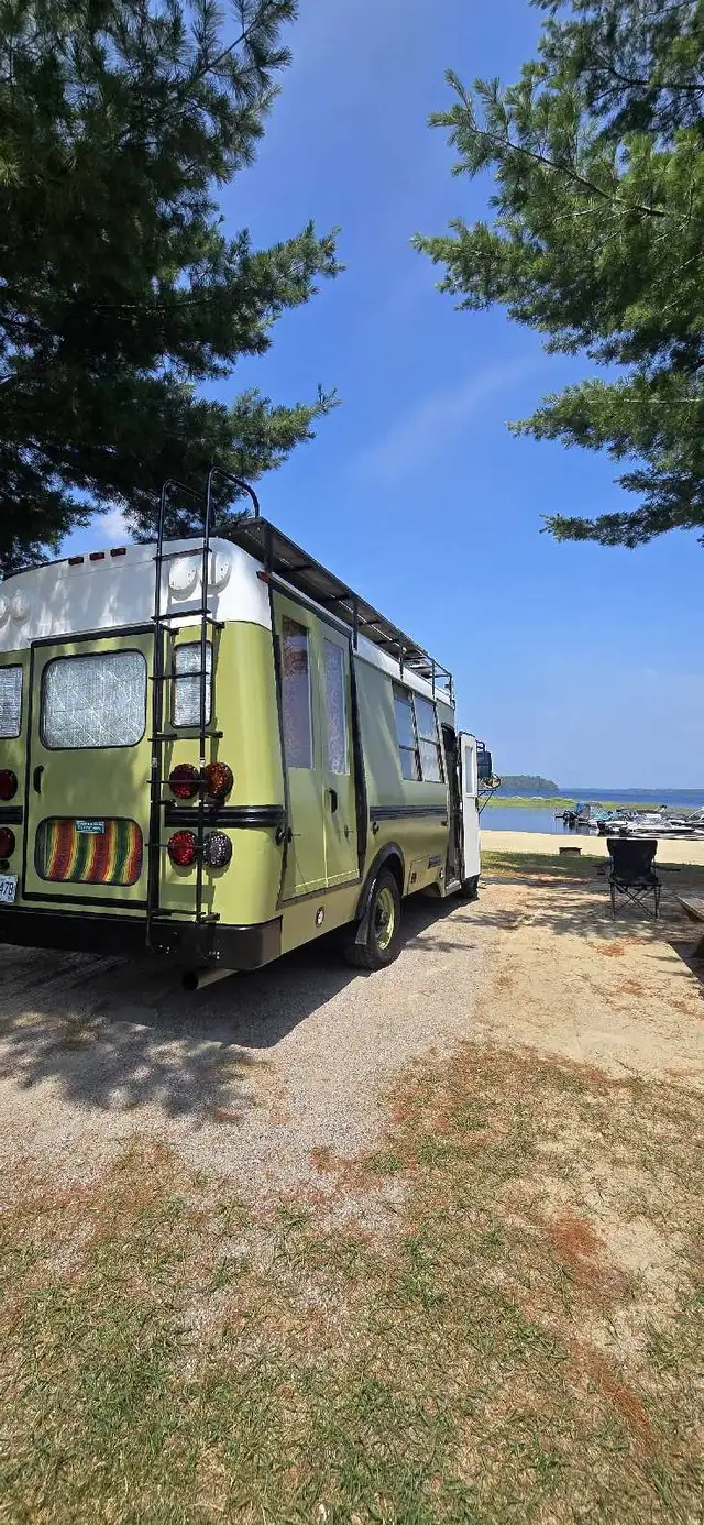 skoolie vr vanlife in RVs & Motorhomes in Longueuil / South Shore - Image 5