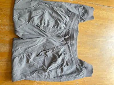 Woman’s LuLu size 6 lot, View more