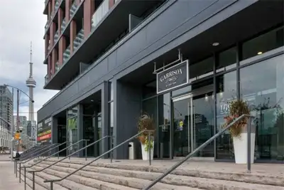 The Garrison - Beautiful 1 Bedroom w/Parking, Locker, & Balcony