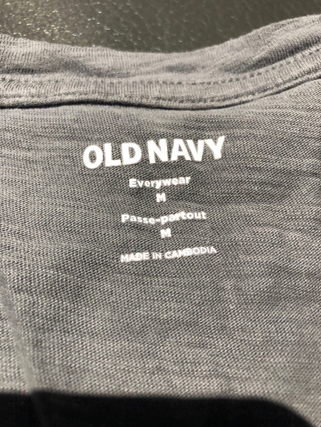 Old Navy women's grey T-shirt sz M | $4 firm | East end P/U  in Women's - Tops & Outerwear in Kingston - Image 2