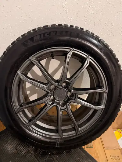 These pre-owned Michelin X-Ice North 4 SUV winter tires are sized 235/55 R18 and are ready to tackle...