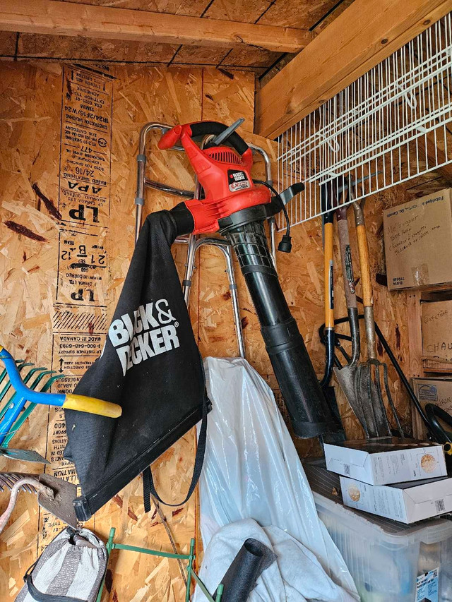 souffleur Black and Decker dans Tondeuses et souffleuses  à Laval/Rive Nord - Image 3