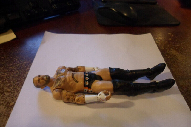 CM Punk Wrestling figure wwe wwf mattel  2012 Basic Wrestling Or dans Art et objets de collection  à Victoriaville - Image 4
