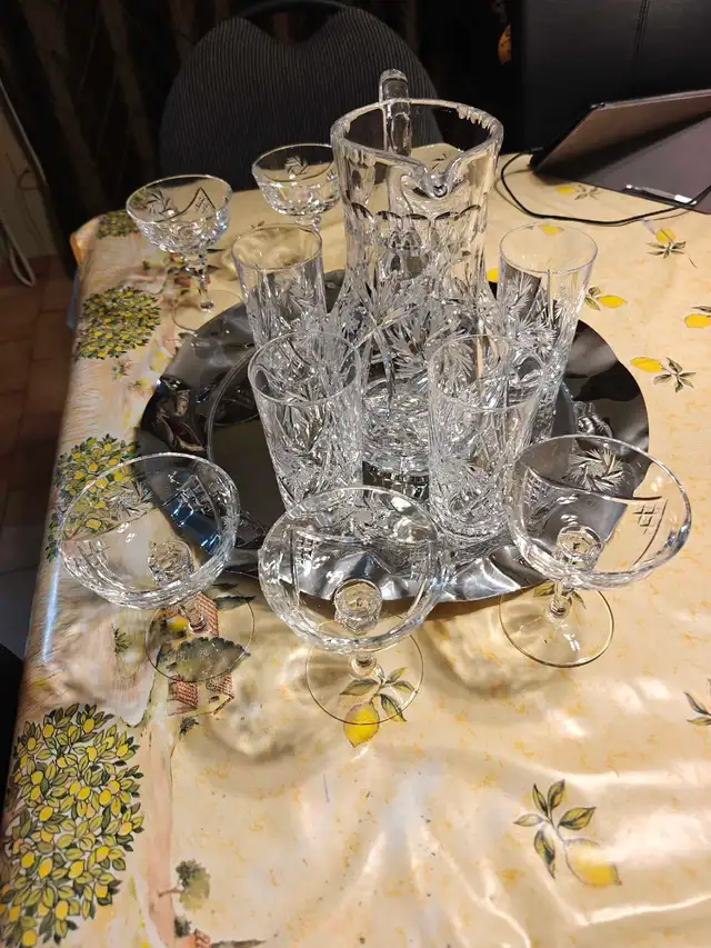 Crystal Glasses and Trey in Arts & Collectibles in City of Montréal - Image 4