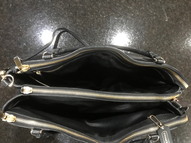 Authentic Coach Borough Computer Bag - like new in Women's - Bags & Wallets in Saskatoon - Image 3